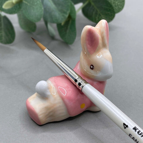 Bunny brush rest